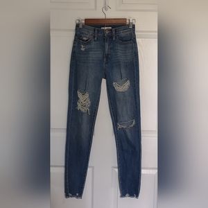 🌵SO high rise jean. Straight leg, raw hem size 24/0